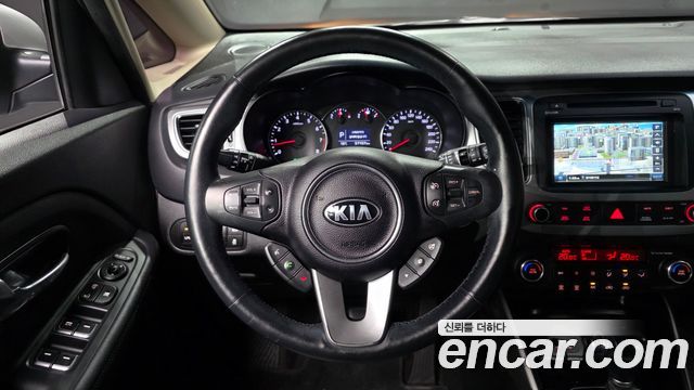 Kia Carens 2.0 LPi Prestige 2015 — фото 13
