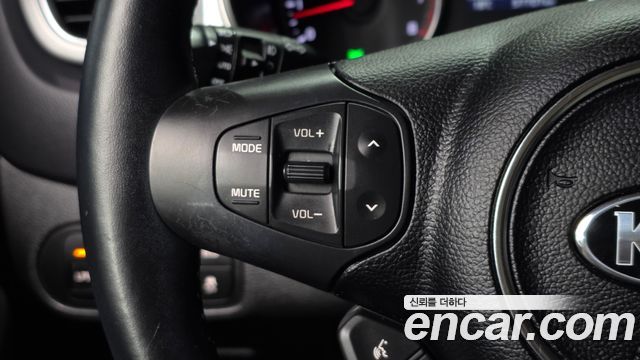 Kia Carens 2.0 LPi Prestige 2015 — фото 14