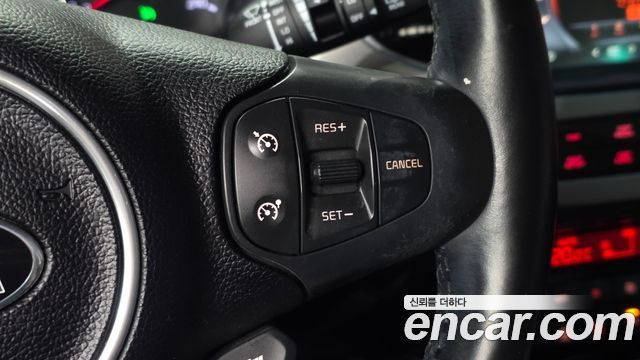 Kia Carens 2.0 LPi Prestige 2015 — фото 15