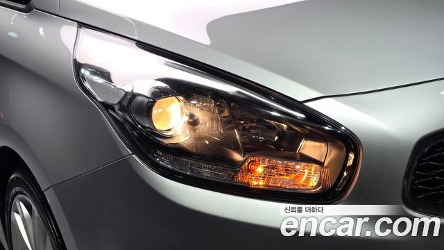 Kia Carens 2.0 LPi Prestige 2015 — фото 22