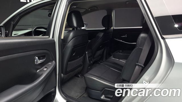 Kia Carens 2.0 LPi Prestige 2015 — фото 26