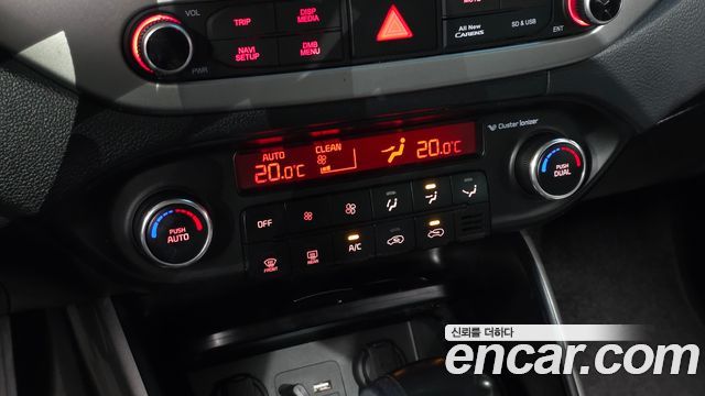 Kia Carens 2.0 LPi Prestige 2015 — фото 28