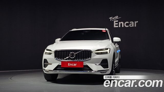 Volvo XC60 (II) B5 Ultimate Bright 2024 — фото 3