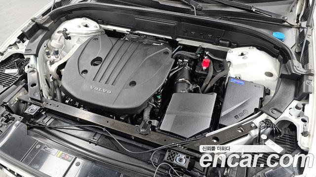 Volvo XC60 (II) B5 Ultimate Bright 2024 — фото 6