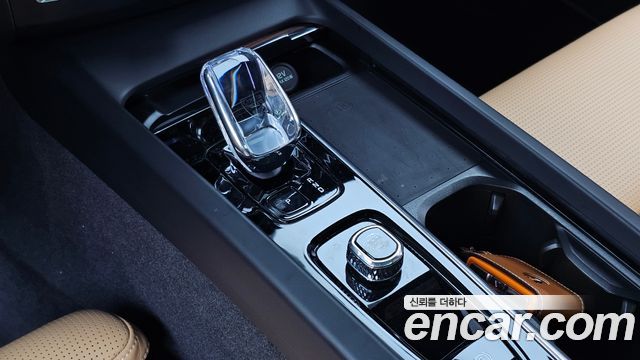 Volvo XC60 (II) B5 Ultimate Bright 2024 — фото 9