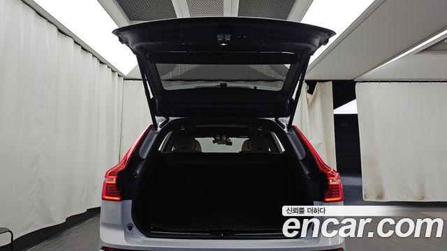 Volvo XC60 (II) B5 Ultimate Bright 2024 — фото 19