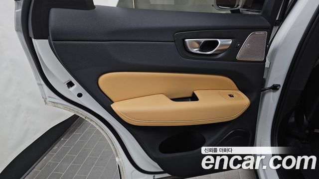 Volvo XC60 (II) B5 Ultimate Bright 2024 — фото 25