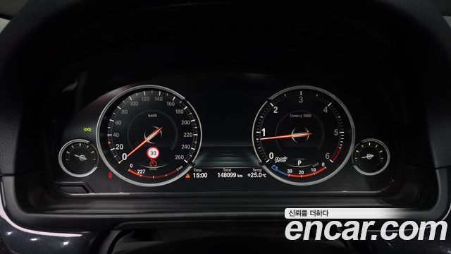 BMW 5 Series (F10) 520d xDrive 2015 — фото 8