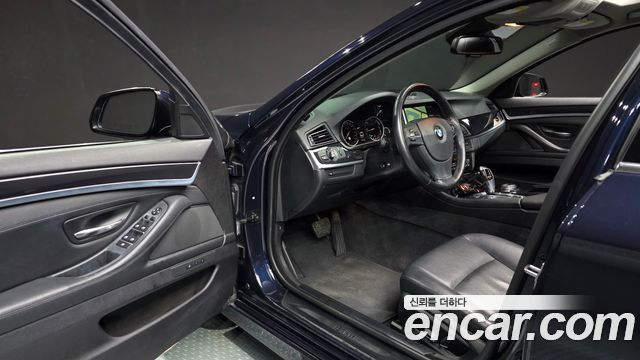 BMW 5 Series (F10) 520d xDrive 2015 — фото 10