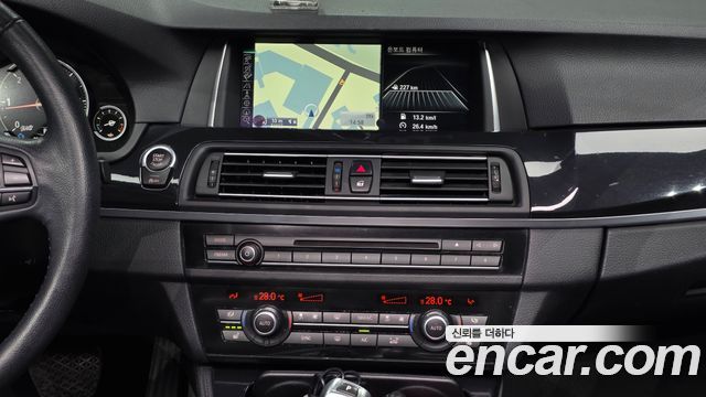 BMW 5 Series (F10) 520d xDrive 2015 — фото 15