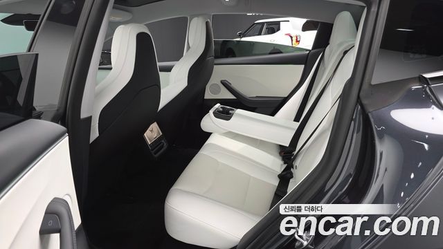 Tesla Model 3 Performance AWD 2024 — фото 11