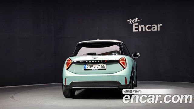 MINI Cooper S (IV) Favoured 2025 — фото 4