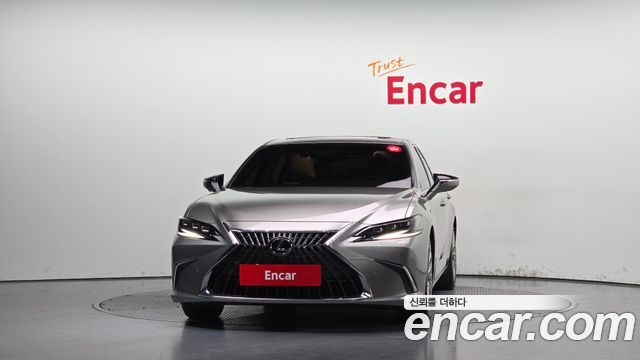 Lexus ES300h (VII) Executive 2023 — фото 3