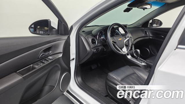 Chevrolet Cruze 1.8 LTZ+ The Perfect Black 2014 — фото 10