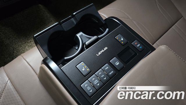 Lexus ES300h (VII) Executive 2024 — фото 16