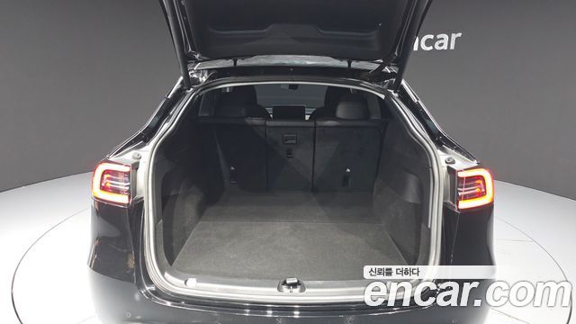 Tesla Model Y Long Range AWD 2021 — фото 24