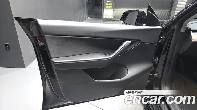 Tesla Model Y Long Range AWD 2021 — фото 30