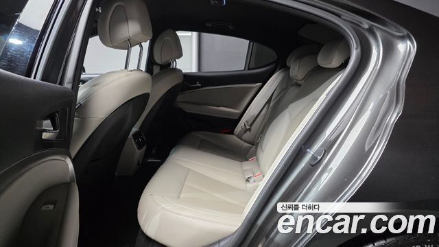 Genesis G70 Gasoline 2.0T 2WD 2023 — фото 12