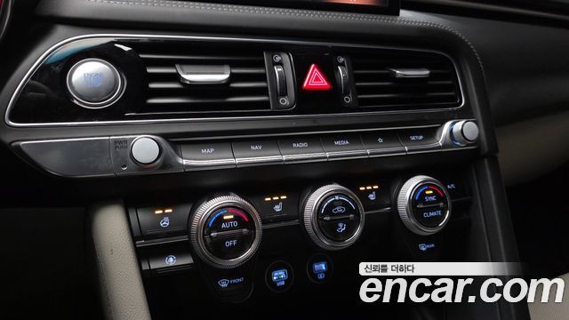 Genesis G70 Gasoline 2.0T 2WD 2023 — фото 17