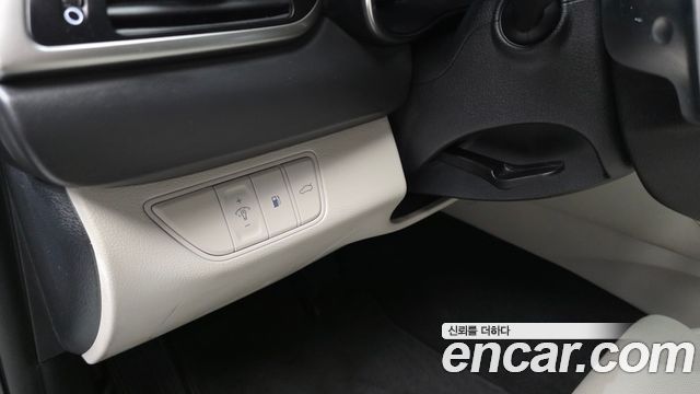 Genesis G70 Gasoline 2.0T 2WD 2023 — фото 18