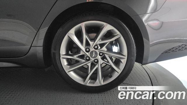 Genesis G70 Gasoline 2.0T 2WD 2023 — фото 21