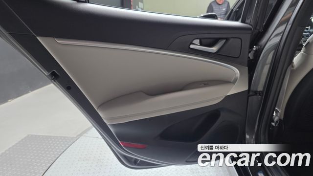 Genesis G70 Gasoline 2.0T 2WD 2023 — фото 25