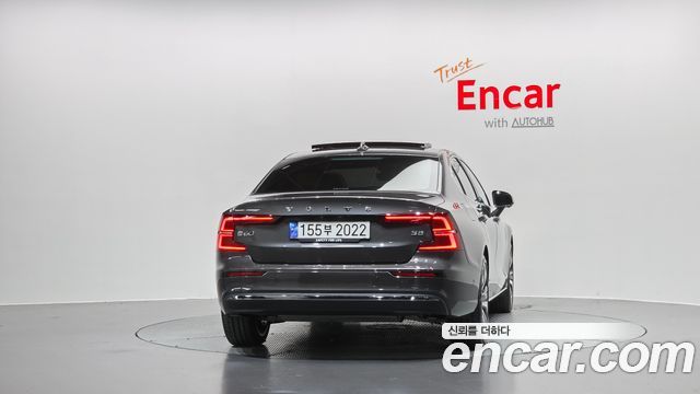 Volvo S60 (III) B5 Ultimate Bright 2024 — фото 4