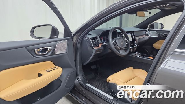 Volvo S60 (III) B5 Ultimate Bright 2024 — фото 10