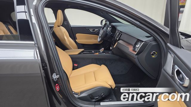 Volvo S60 (III) B5 Ultimate Bright 2024 — фото 15