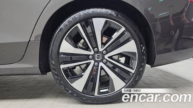 Volvo S60 (III) B5 Ultimate Bright 2024 — фото 27