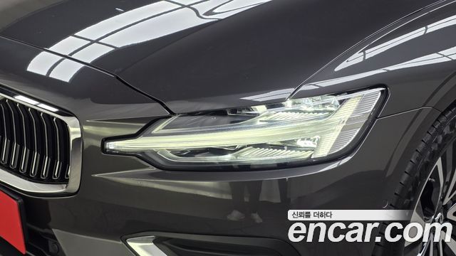 Volvo S60 (III) B5 Ultimate Bright 2024 — фото 28