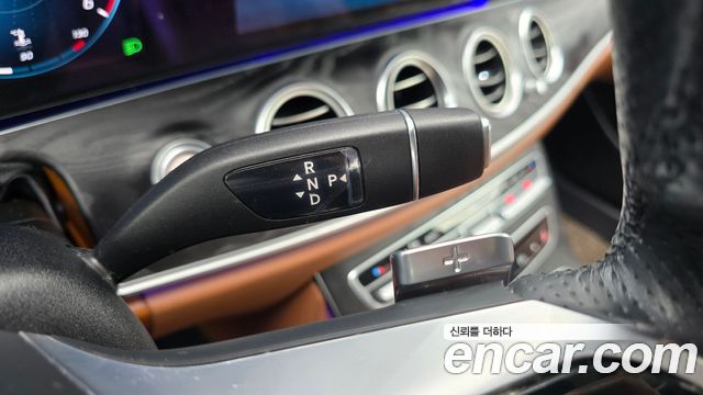 Mercedes-Benz E-Class (W213) E220d 4MATIC AMG Line 2021 — фото 9