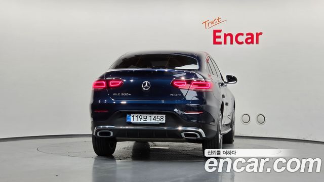Mercedes-Benz GLC-Class (X253) GLC300e 4MATIC Coupe 2021 — фото 4