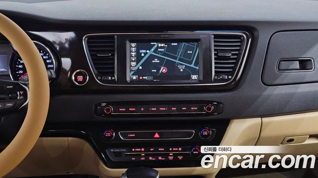 Kia Carnival 9-Seater Prstige 2020 — фото 14