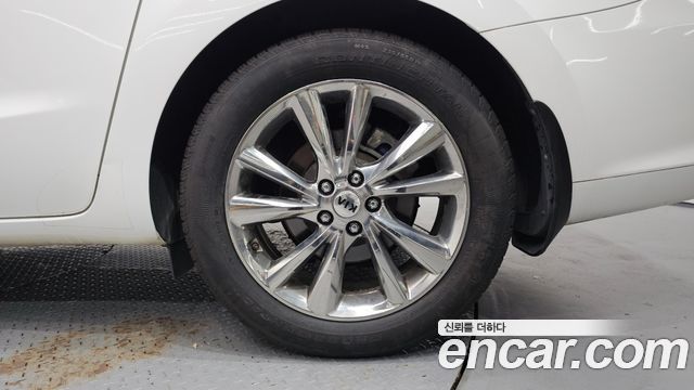 Kia Carnival 9-Seater Prstige 2020 — фото 21