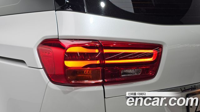 Kia Carnival 9-Seater Prstige 2020 — фото 23