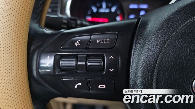 Kia Carnival 9-Seater Prstige 2020 — фото 30