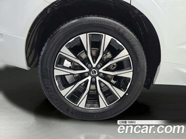 Volvo XC60 (II) B5 Ultimate Bright 2024 — фото 6