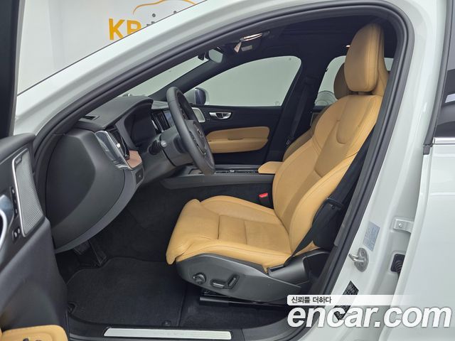 Volvo XC60 (II) B5 Ultimate Bright 2024 — фото 9
