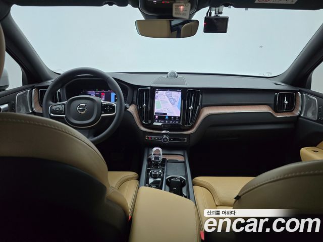 Volvo XC60 (II) B5 Ultimate Bright 2024 — фото 15