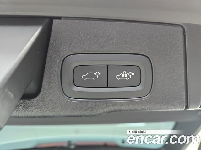 Volvo XC60 (II) B5 Ultimate Bright 2024 — фото 23