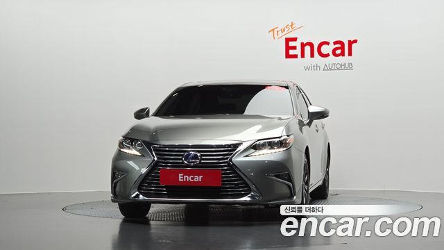 Lexus ES300h Supreme XV60 2017 — фото 3