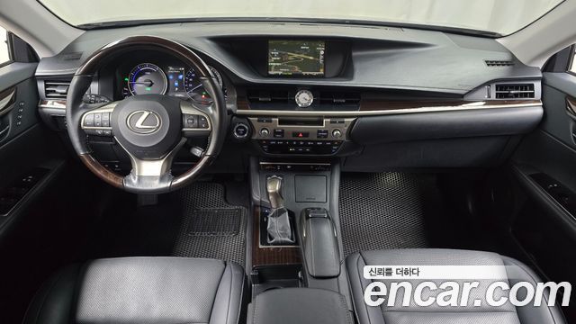 Lexus ES300h Supreme XV60 2017 — фото 7