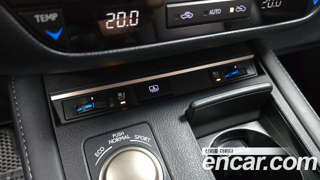 Lexus ES300h Supreme XV60 2017 — фото 15