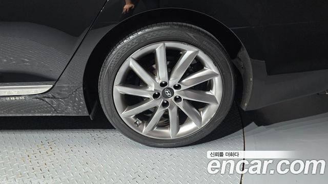 Hyundai Aslan G330 Exclusive 2015 — фото 21