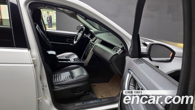 Land Rover Discovery Sport 2.0 TD4 HSE Luxury 2016 — фото 11
