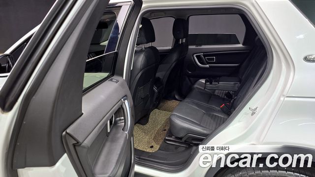 Land Rover Discovery Sport 2.0 TD4 HSE Luxury 2016 — фото 12