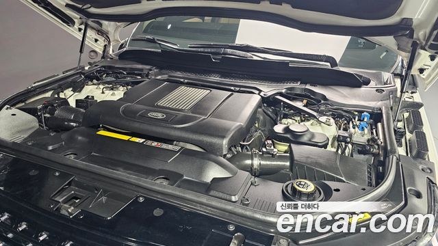 Land Rover Range Rover (IV) 4.4 SDV8 Vogue SE DIESEL 2016 — фото 6