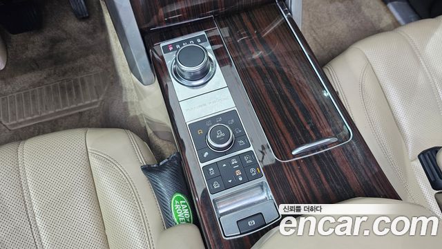 Land Rover Range Rover (IV) 4.4 SDV8 Vogue SE DIESEL 2016 — фото 9
