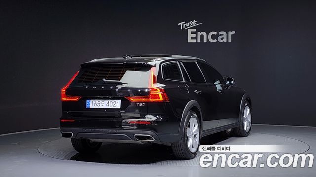 Volvo V60 Cross Country (II) T5 AWD 2019 — фото 2